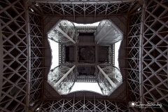Bajo la Tour Eiffel