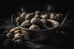 Almendras-en-bol-de-cobre-01