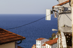 Calle-de-Cudillero-con-vistas-a-la-mar