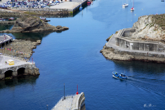 Entrada-de-barcos-en-el-puerto-de-Cudillero