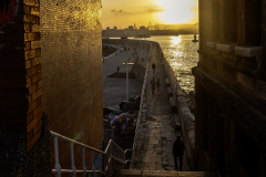 Gijon.-Escalera-con-pasadizo