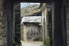 Calle-en-San-Esteban-de-los-Buitres