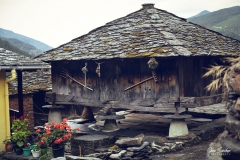 Hórreo-en-San-Emiliano-01