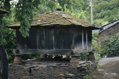 Hórreo-en-San-Emiliano