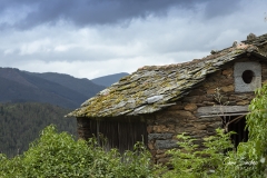 San-Esteban-de-los-Buitres-03