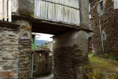 San-Esteban-de-los-Buitres-calle