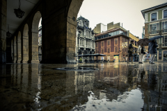 Oviedo.-Bajo-los-soportales-del-ayuntamiento