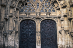 Puerta-catedral-de-Oviedo