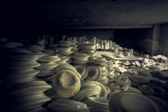 Miles-de-moldes-abandonados